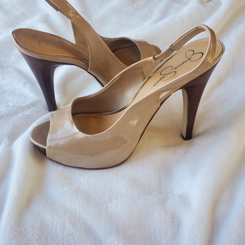 Jessica Simpson nude high heels